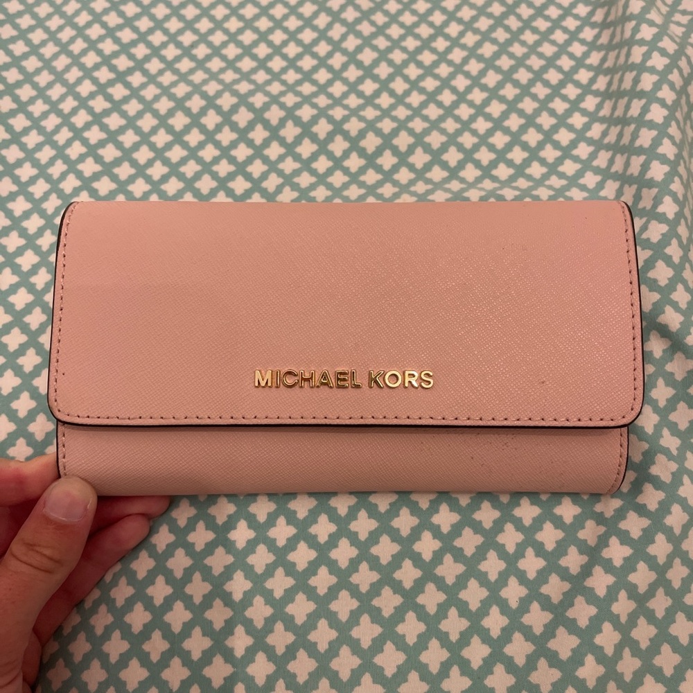 Michael Kors Blush Wallet